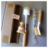 multi-piece kitchen cleaning brush set