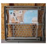 Plastic Expandable Pet and Baby Gate