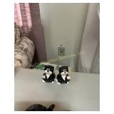 Black cat shakers