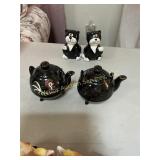 Tea pot shakers