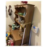 Small dining room hutch no contents