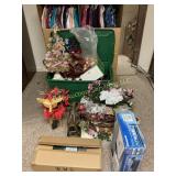 Large Lot Christmas Decor, Wreaths & Tinsel Trees