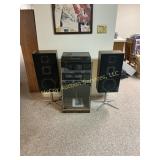 Magnavox Vintage Stereo System with Speakers and d