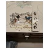 Lot of vintage jewelry