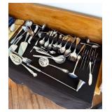 Washington Forge Cutlery Set