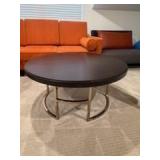 Round occasional table