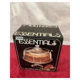 Essentials cake plate with dome