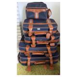 Luggage set
