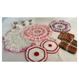 Doilie set