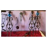 Assorted garden decor