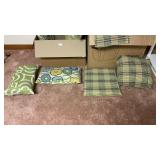 Cushions/pillows