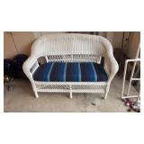 4ï¿½ wicker bench