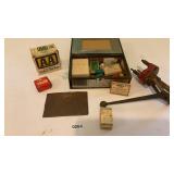 Gun reloading kit/vintage metal box