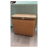 Clothes hamper