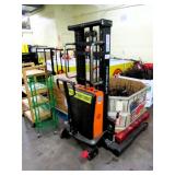 2020 Noblelift Spn22-98 2200lb Semi-electric Stacker