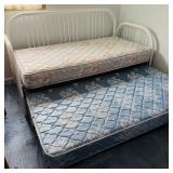 Twin Metal Trundle Daybed w/ 2 Twin