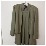 VTG Louis Feraud 2-pc Suit from Paris sz 8. Mint