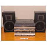 STERIO - RECORD PLAYER, CASSETTE PLAYERS, AM/FM RA