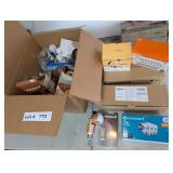 ASSORTED LIGHT BULBS