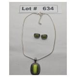 JEWELRY - APPLE GREEN PENDANT AND EARRINGS IN SILV