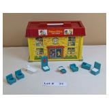 VINTAGE FISHER PRICE PLAY FAMILY CHILDRENS HOSPITA