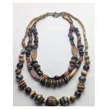 JEWELRY - BEADED NECKLACE