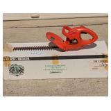 BLACK AND DECKER HEDGE TRIMMER TR1700R