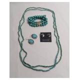 JADEITTE NECKLACE AND JADEITE AND SILVER EARINGS,