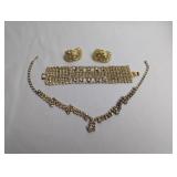 GOLD TONE VINTAGE ELEGANT RHINESTONE NECKLACE, CUF
