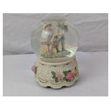 SNOW GLOBE MUSIC BOX