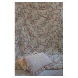 REVERSIBLE COMFORTER WITH 2 POLLOWS AND 1 SHAM