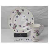 ROYAL VICTORIA FINE BONE ENGILSH CHINA LUNCHEON PL