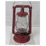 VINTAGE DIETZ KEROSENE LANTERN - RESERVE $75
