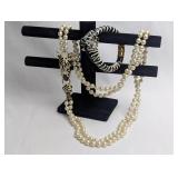 CINCER 1980'S DOUBLE FAUX PEARL NECKLACE AND MATCH