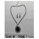 JEWELRY - ONYX AND SILVER PENDANT NECKLACE AND EAR