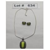 JEWELRY - APPLE GREEN PENDANT AND EARRINGS IN SILV