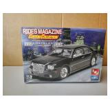 ERTL Rides Magazine 2005 Cryysler 300C Kit NEW