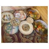 8-Vintage Collector Plates