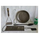 Blue Bird Pie Pan Metal Kitchen Utensils