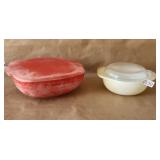 PYREX Serving Dishes With Lids 2.5 Qt Red