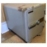 Keep/Safe Locking Safe Includes Combination