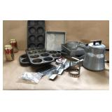 Ekco Muffin Pans 8 x 8 Cake Pans Cookie Cutters