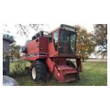 International Harvester 1420 Combine with IH Radio