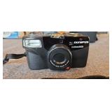 Olympus Infinity Zoom 2000 38-70mm 35MM Film