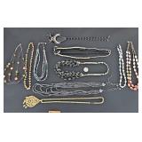 Necklace lot beaded gold tone pendant