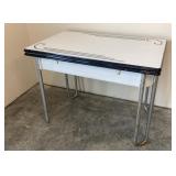 MCM Enamel Expandable Top Table W40 D25 H30