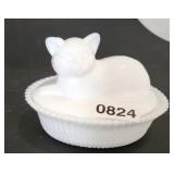 Vintage Westmoreland White Milk Glass Cat on