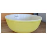PYREX Yellow Nesting Bowl