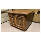 End Table W27 H20 D27(Contents not included)