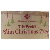 7ï¿½ Prelit Christmas Tree